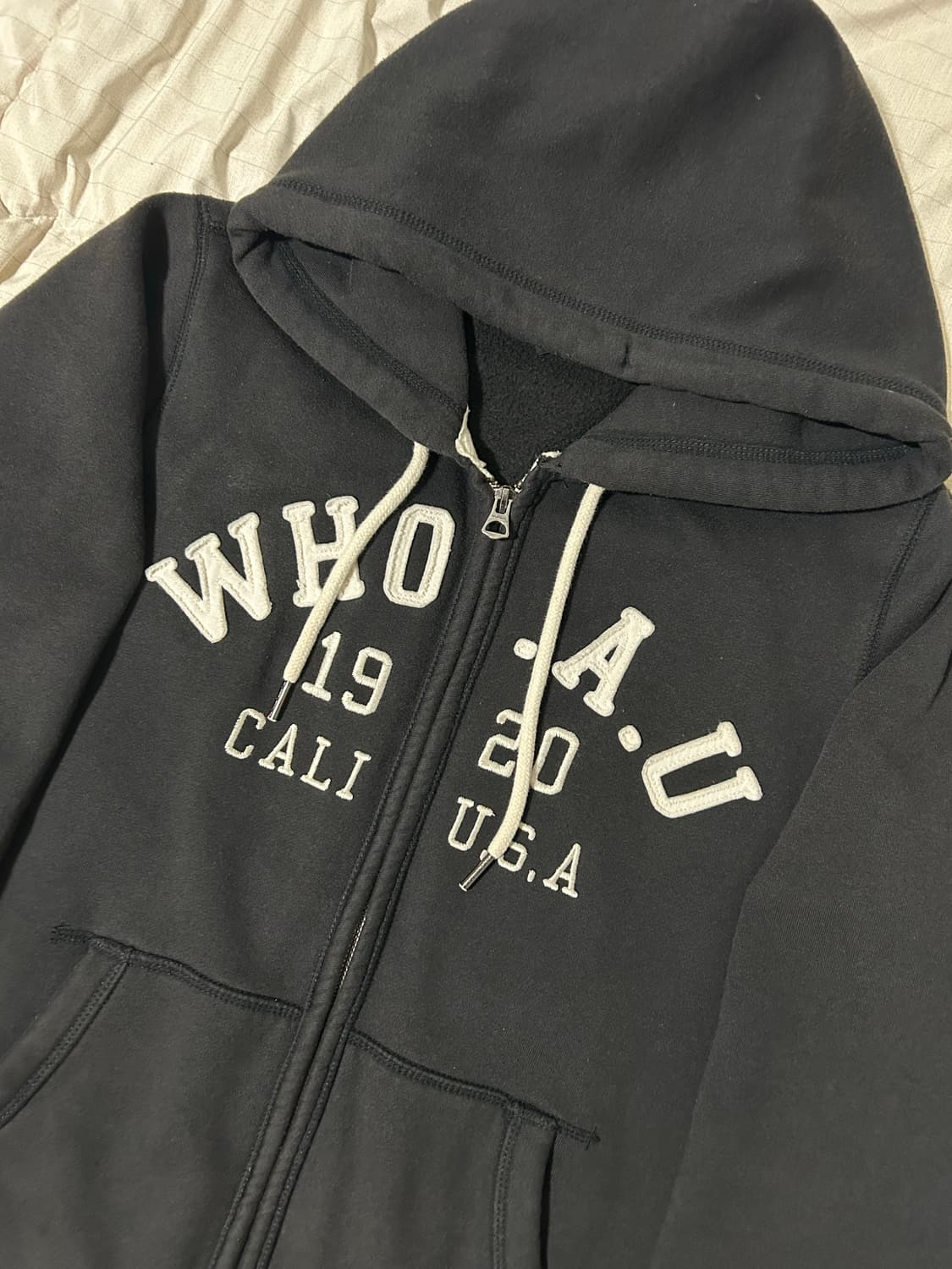 후아유 블랙 후드집업 상품이미지3