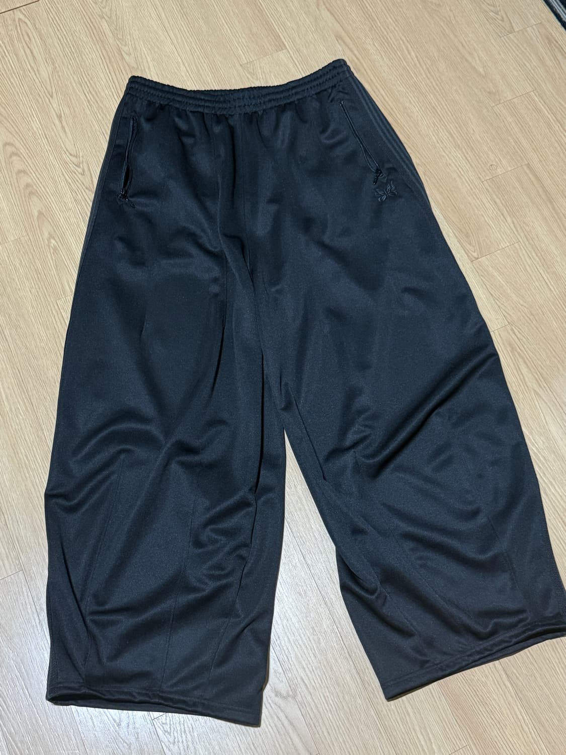 니들스 프릭스스토어  hd별주 트랙팬츠 상품이미지3