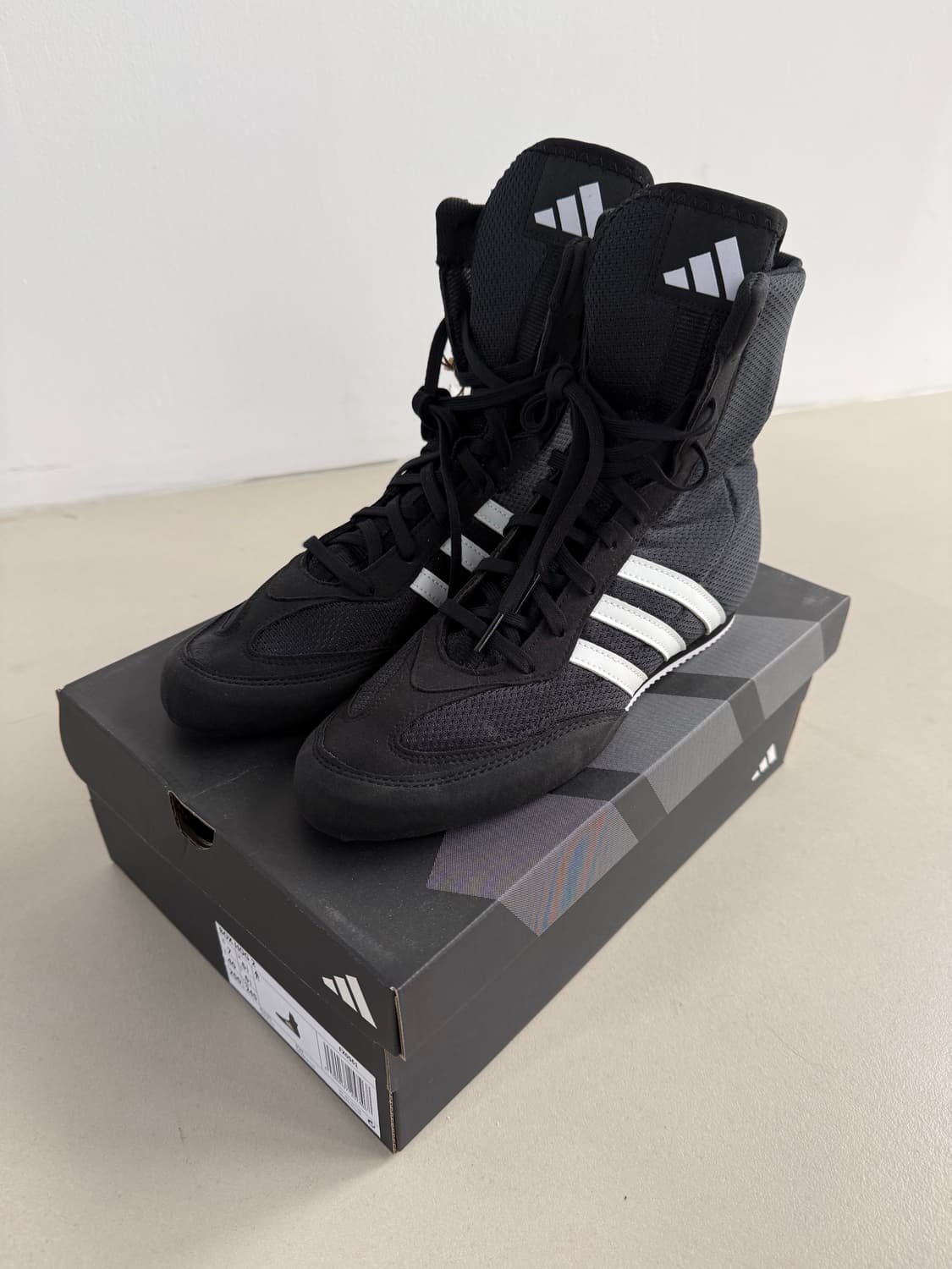 제니 애착 신발🖤 아디다스 복서 호그 250 상품이미지1