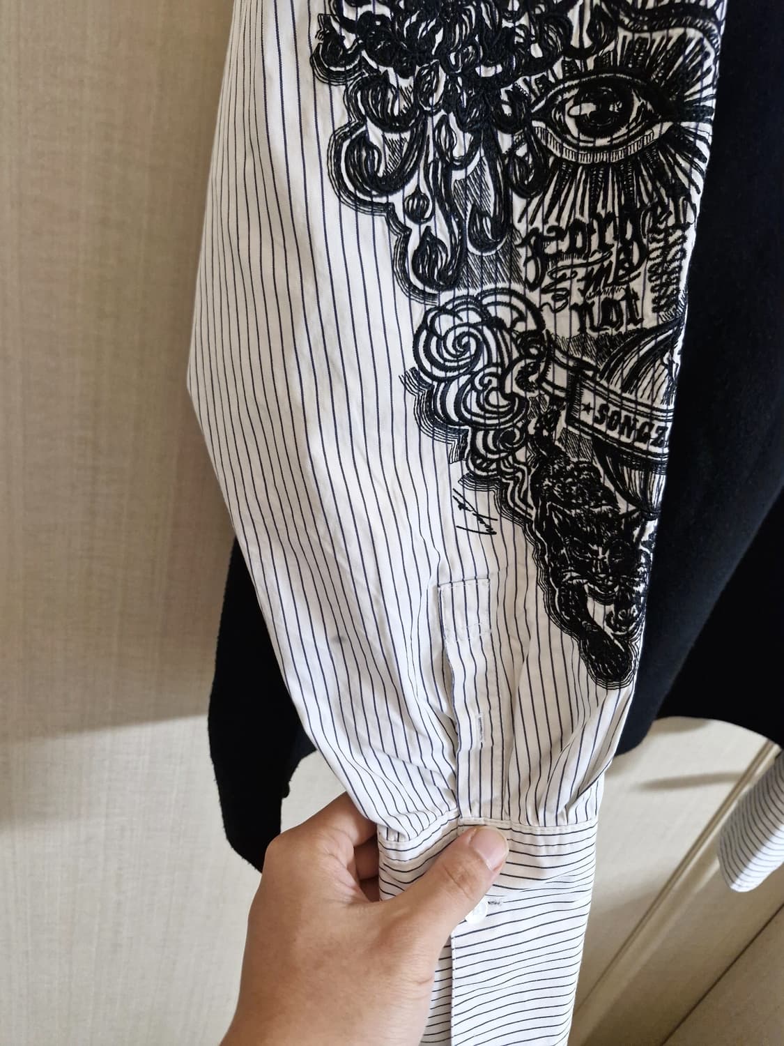 송지오옴므 자수 니트 셔츠 맨투맨 블랙 48 상품이미지4