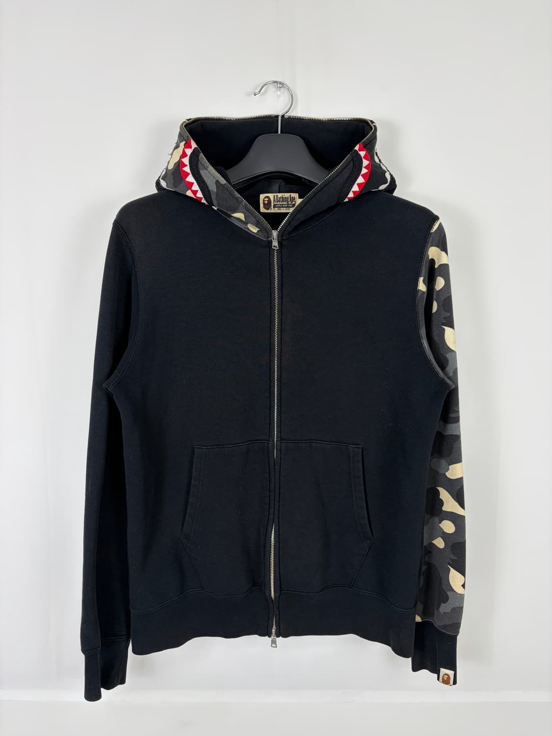 a79) 베이프 샤크 카모 후드집업 상품이미지1