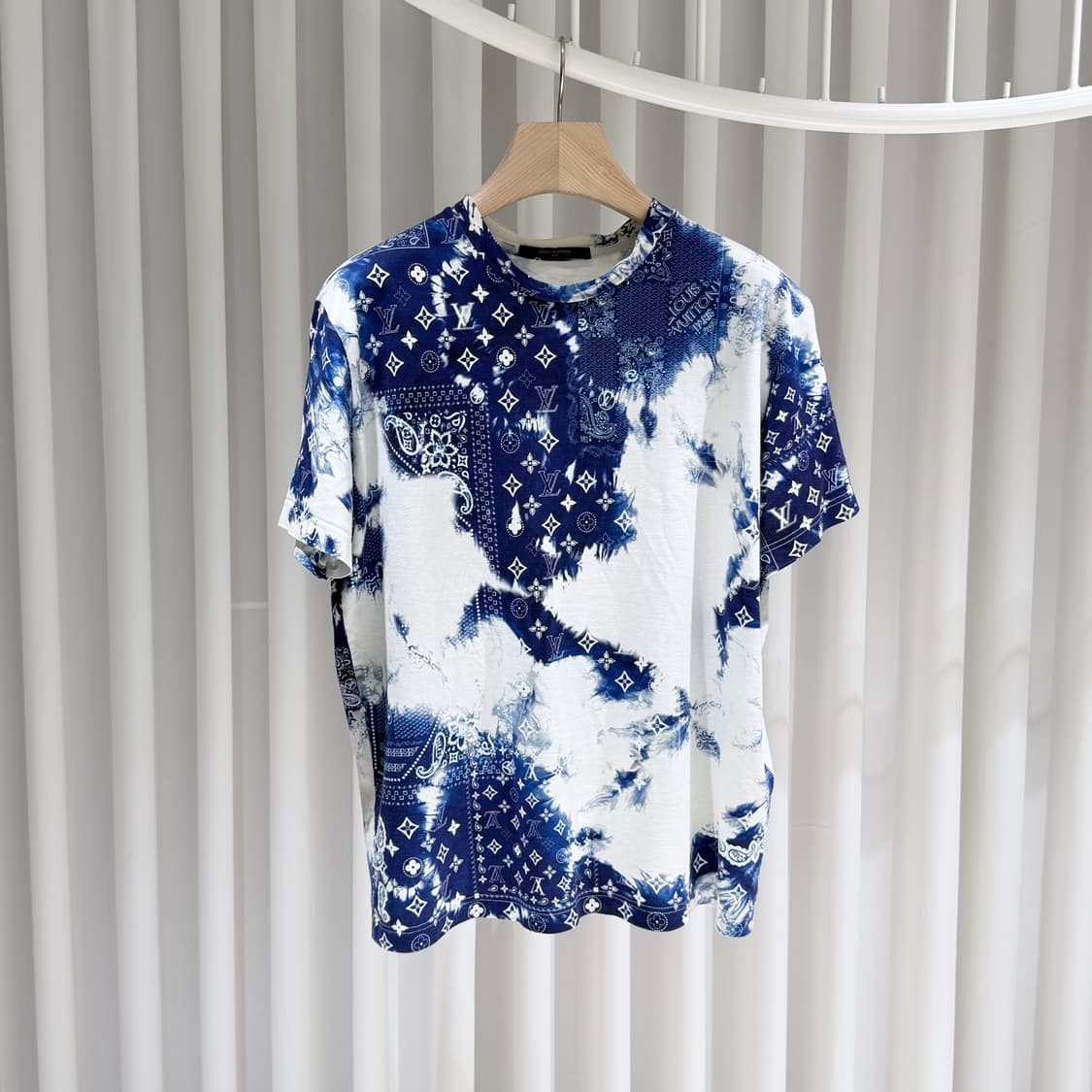 (A+/M) / 루이비통 모노그램 반다나 프린티드 반팔 티셔츠 인디고 상품이미지1