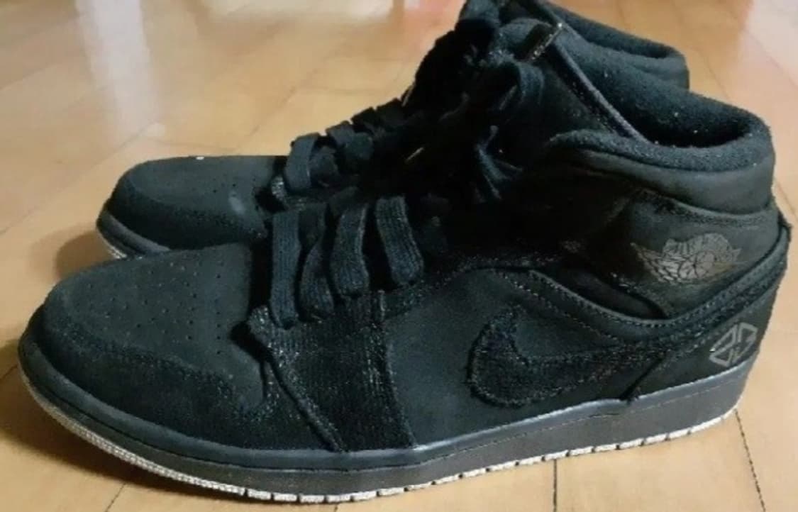 나이키 에어 조던1 미드 "Suit & Sneaers"  상품이미지1