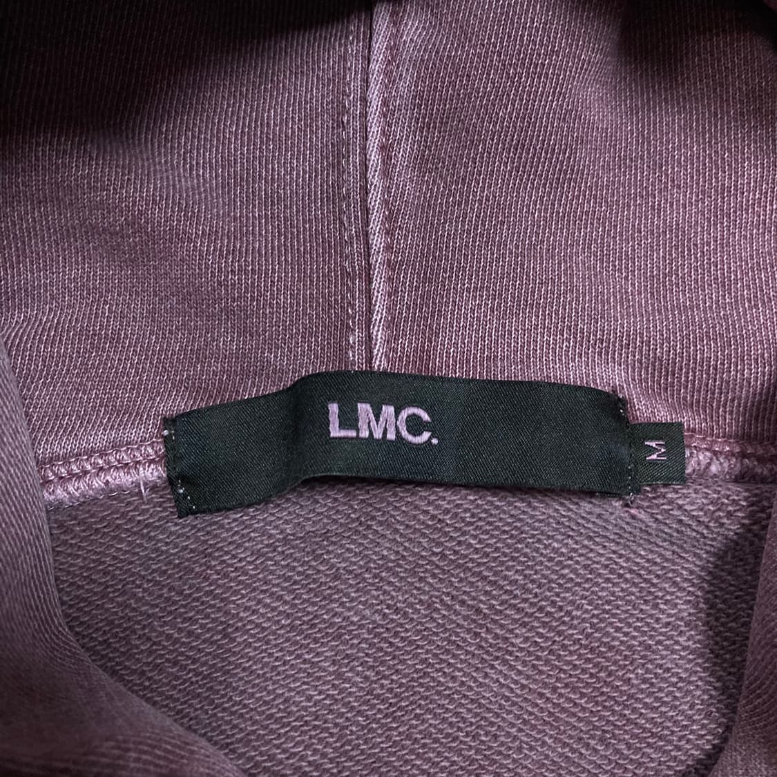 LMC 스펠아웃 로고 피그먼트 후드티 상품이미지3