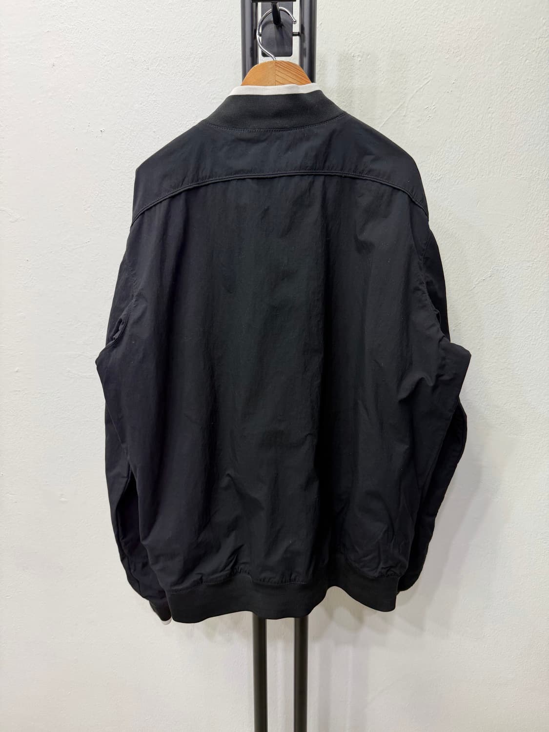 정품) 나이키 SB 블랙 우븐 봄버 자켓 M 상품이미지4