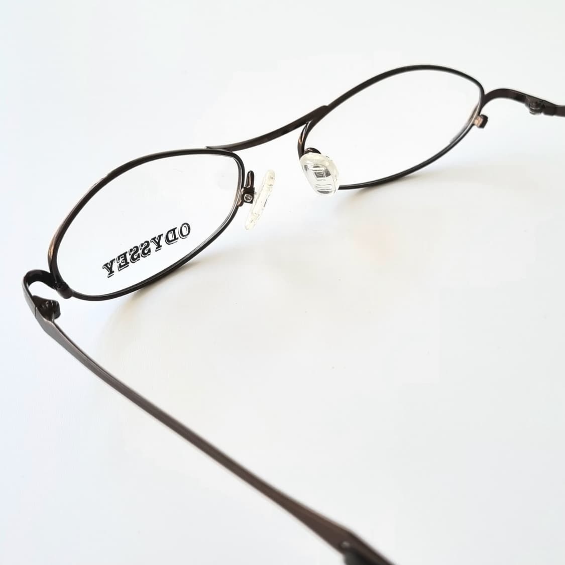 데드스탁 지적인 분위기를 완성하는 슬림 메탈 안경테 상품이미지4