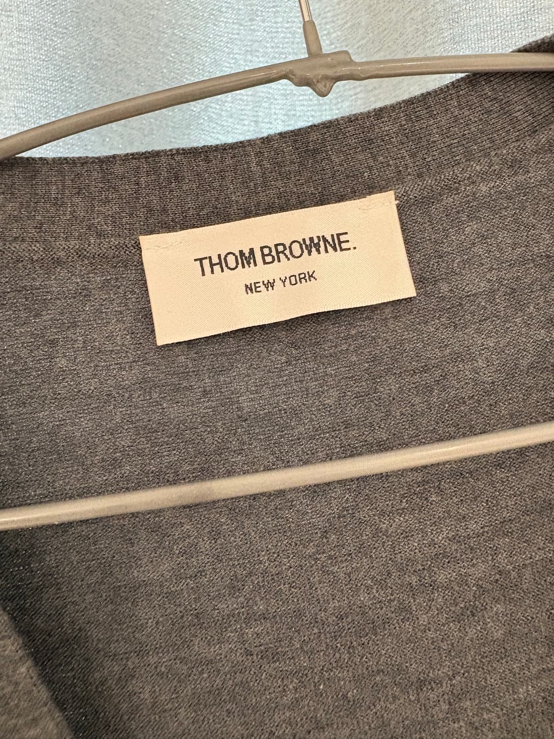 톰브라운 그레이 가디건 상품이미지3