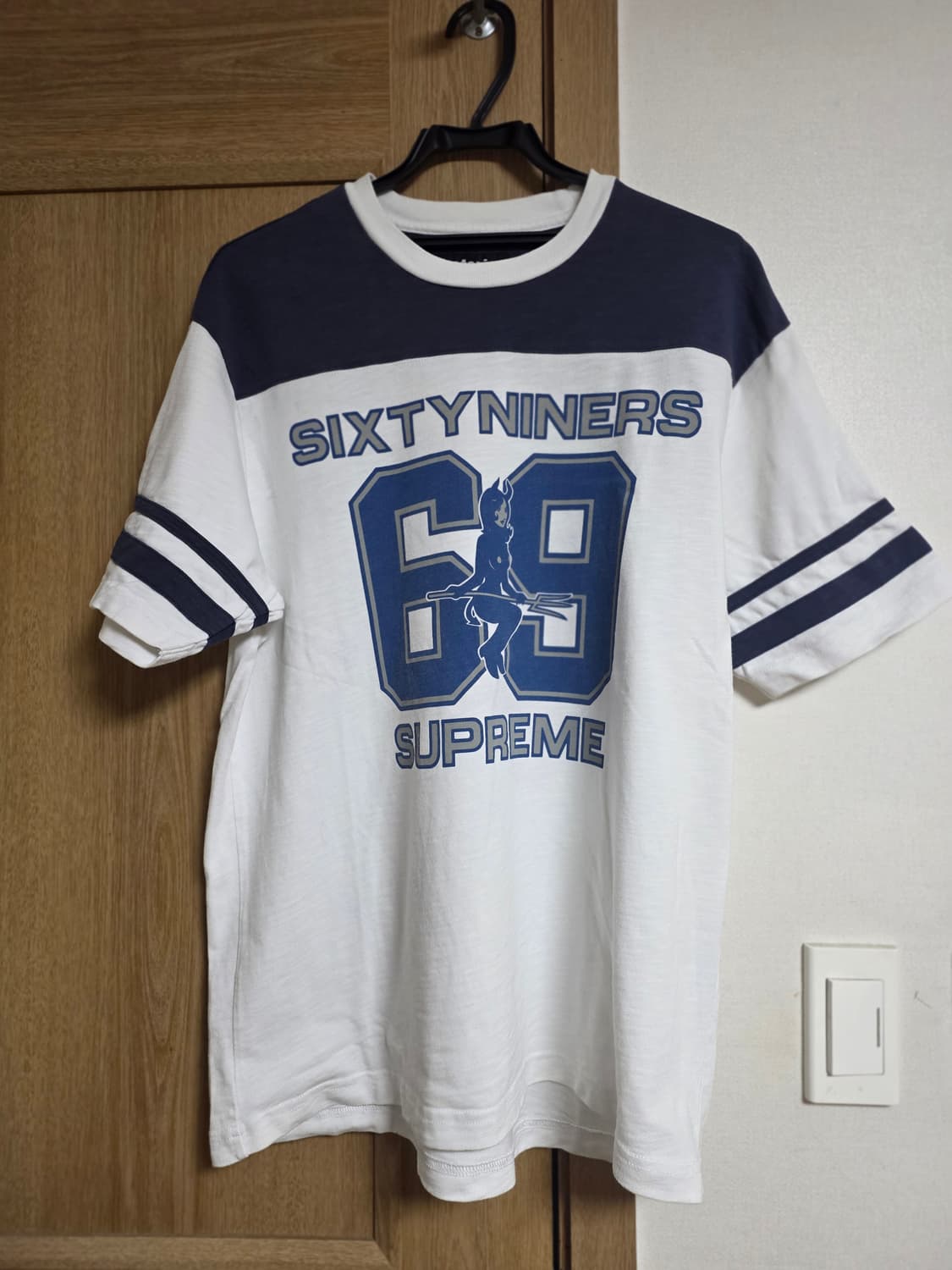 [M] 슈프림 x 히스테릭글래머 69 풋볼 티셔츠 상품이미지1