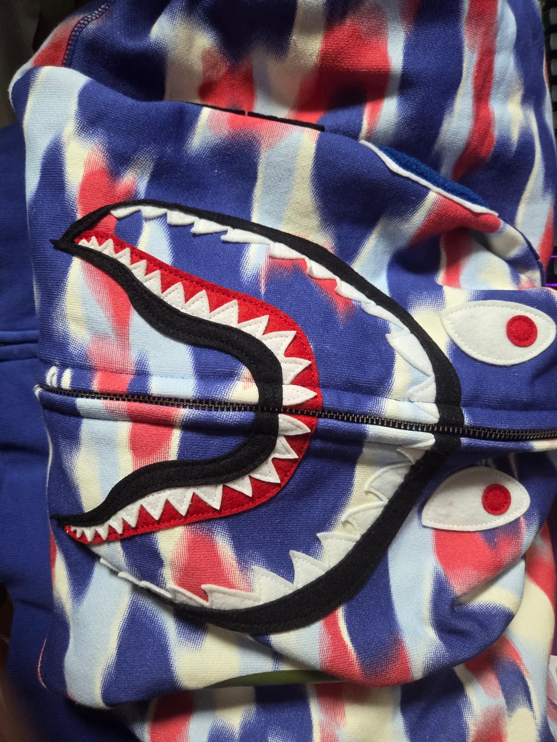 (새상품) 베이프 스크린 카모 샤크 후드집업 블루

XL 상품이미지4