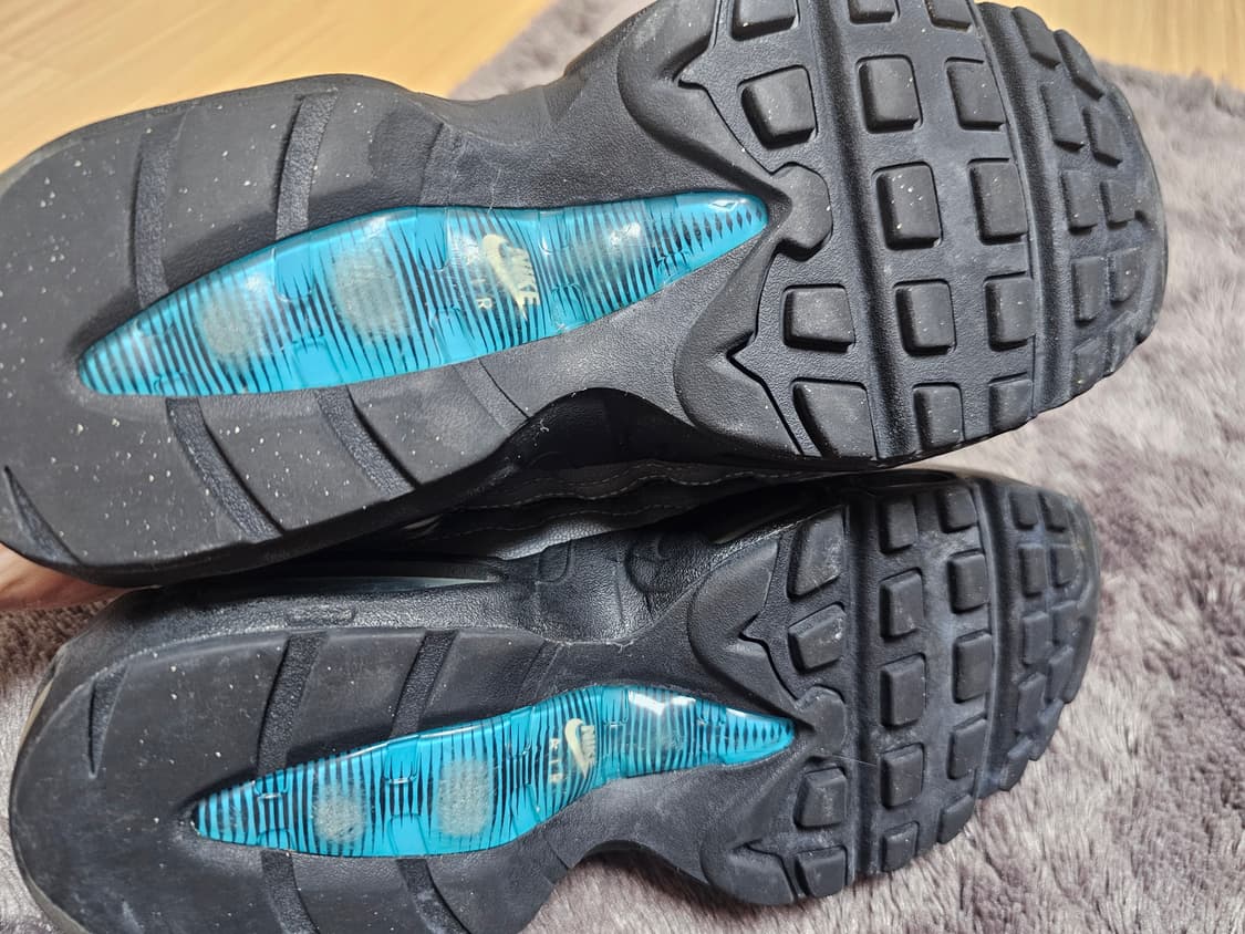 에어맥스 95 리크래프트 그레이 레이저 블루 상품이미지7