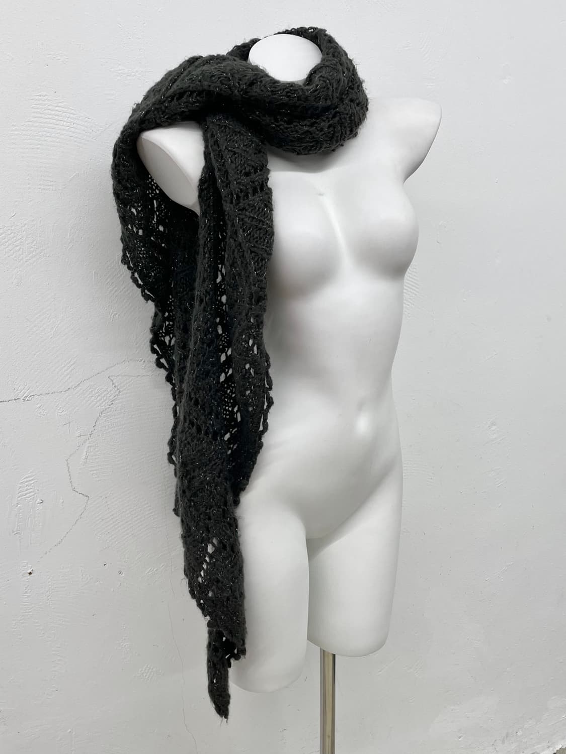 차콜 크로셰 짜임 머플러  상품이미지3