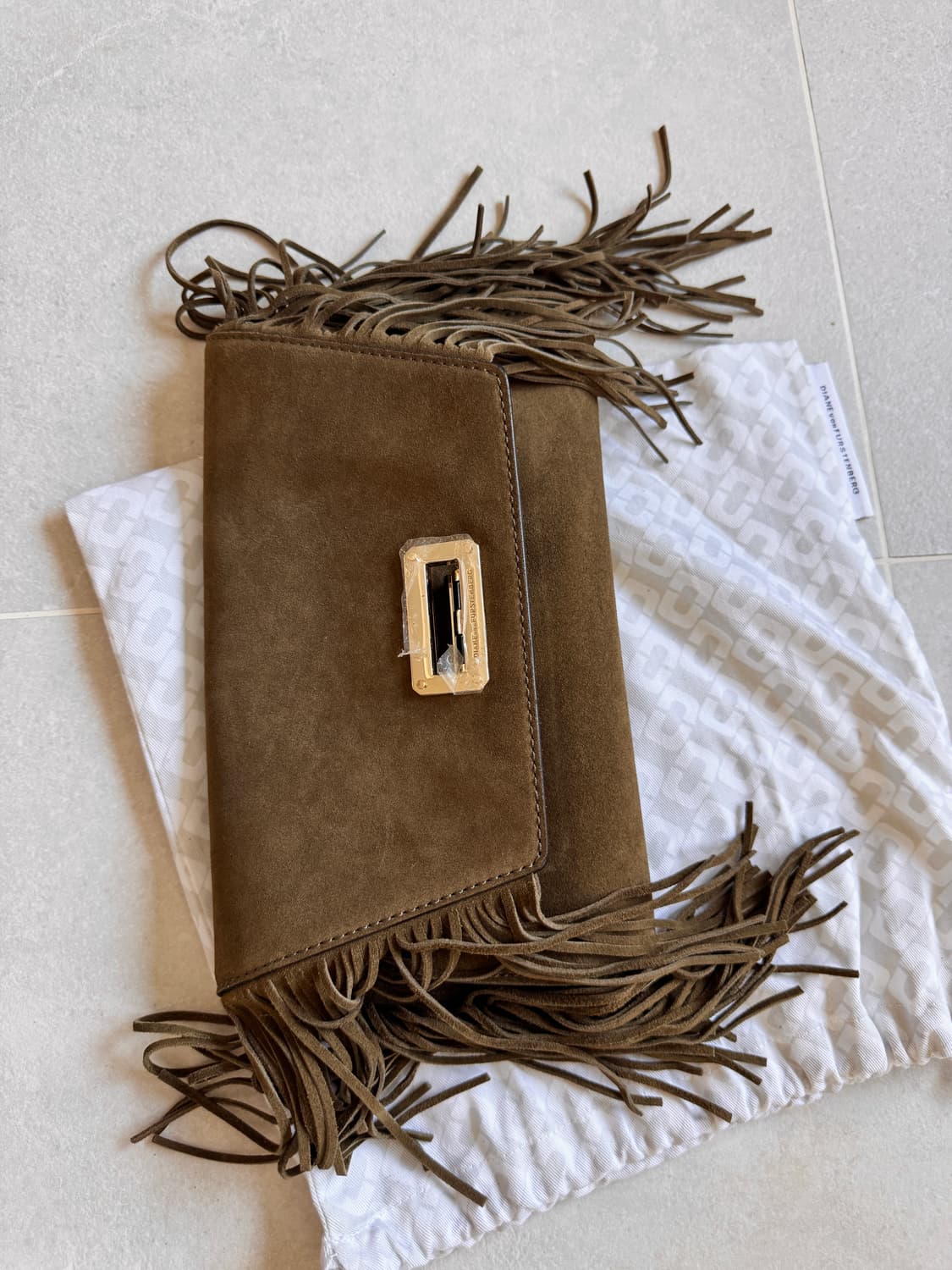 텍있는 새상품DIANE von FURSTENBERG 스웨이드 프린지 클러 상품이미지1