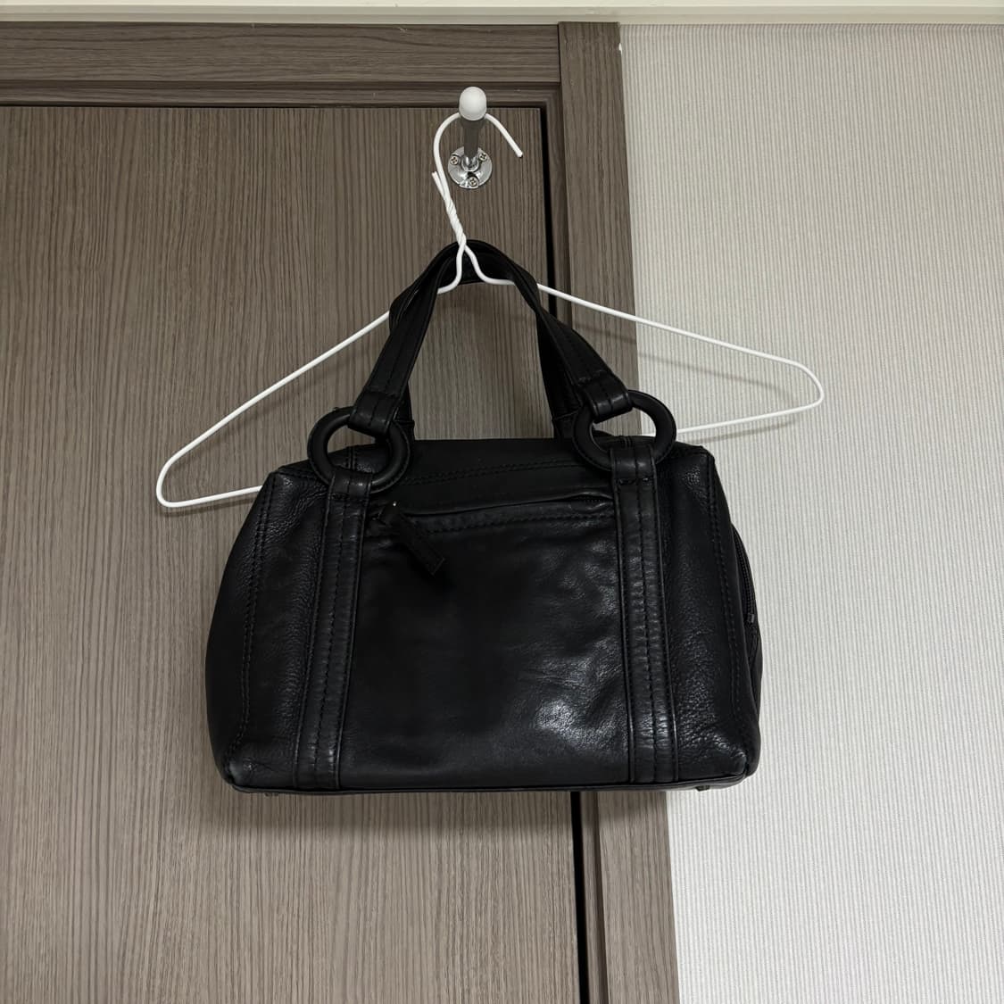 이세이미야케 레더 토트백 상품이미지1