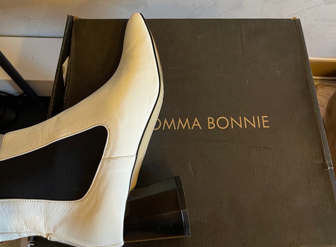 슈콤마보니 골드링 화이트 첼시부츠 380 (245) 상품이미지9