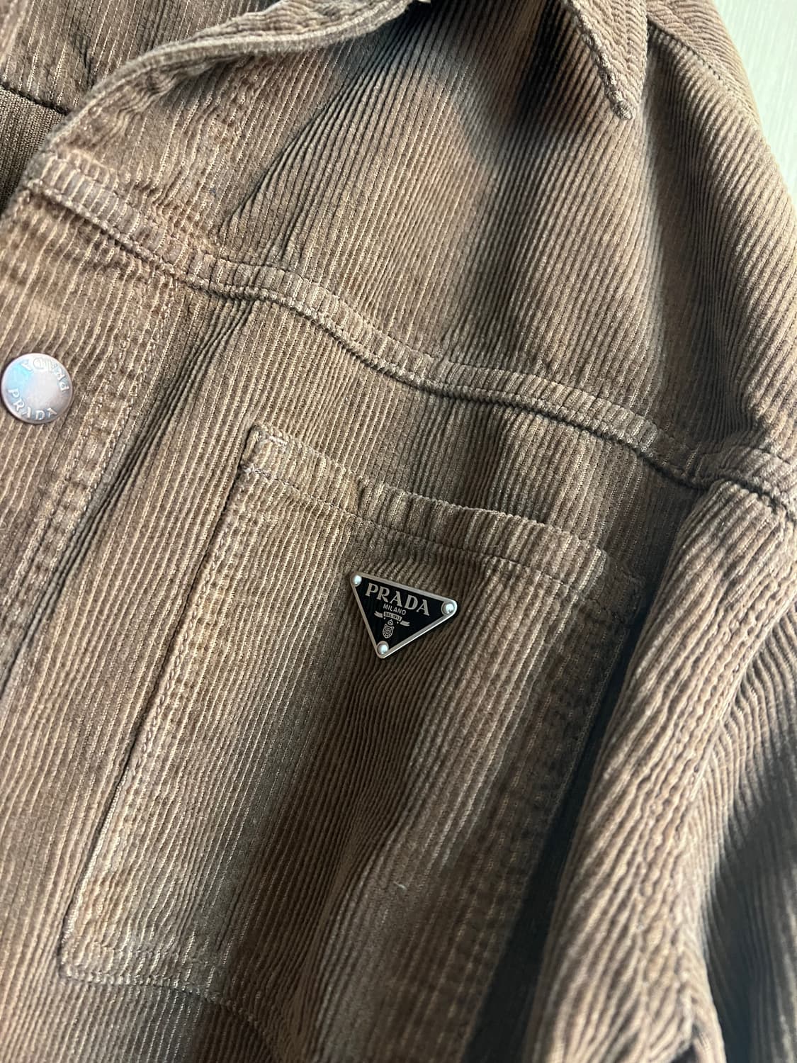 프라다 코듀로이 브라운 셔츠 상품이미지3