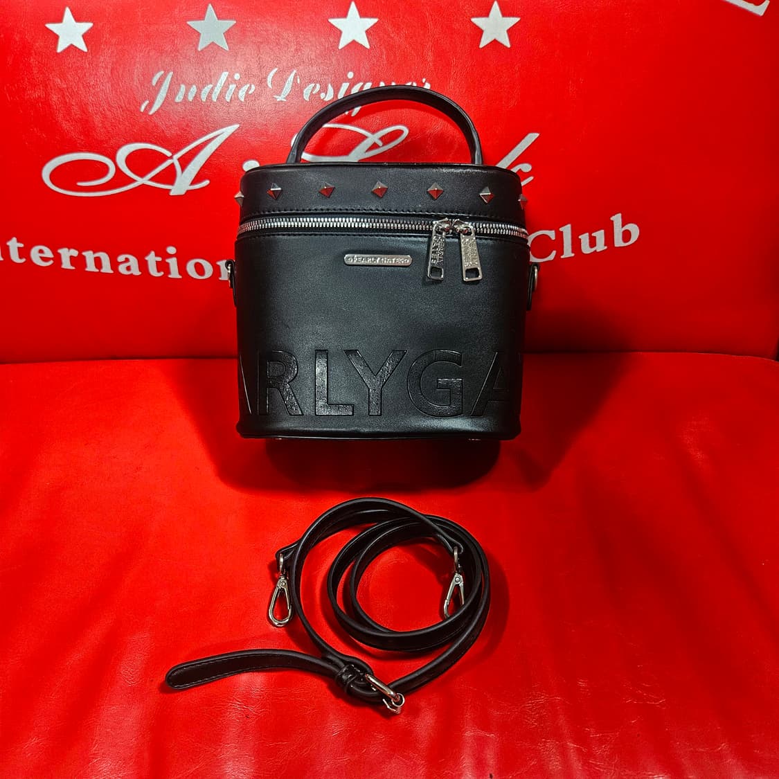 파리게이츠 가죽 스터드 보냉 크로스백  상품이미지1