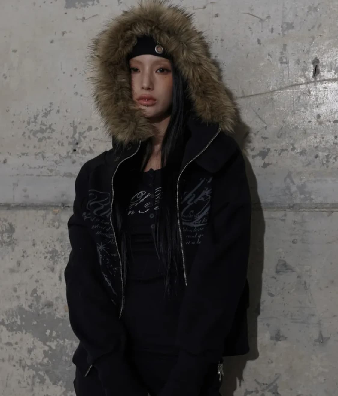 팬시클럽 루스리스 퍼 후드집업 블랙 상품이미지2