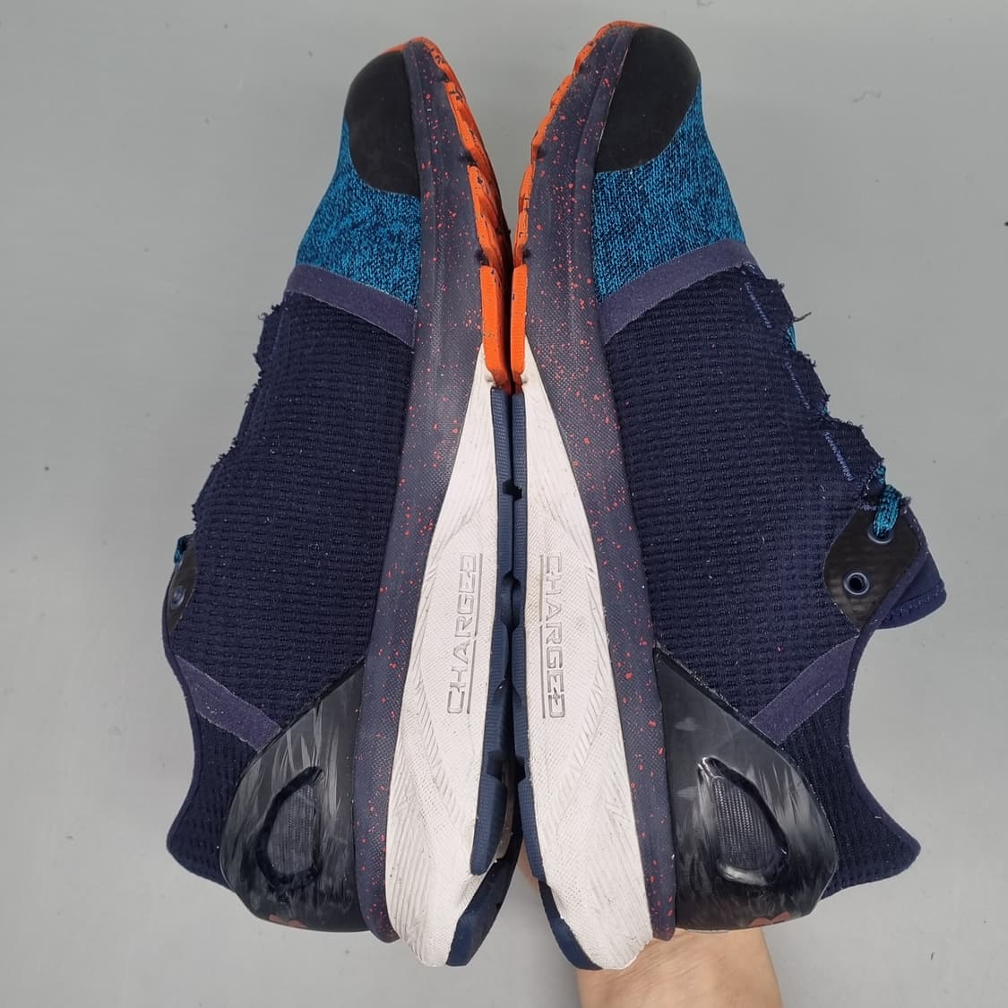 언더아머 차지드 밴딧2 남성런닝화270 상품이미지5