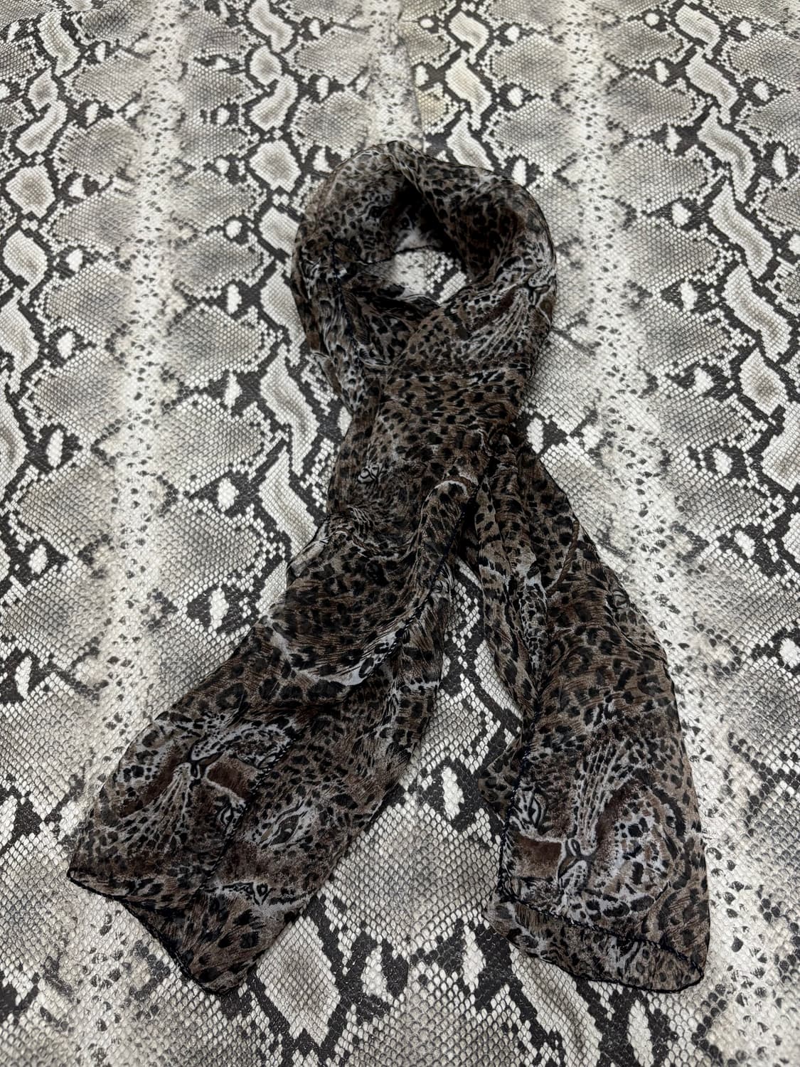 “Vintage” Leopard Scarf 상품이미지3