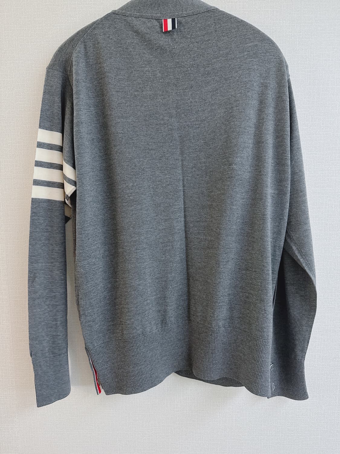 톰브라운 메리노울 사선 가디건 (3) 상품이미지4