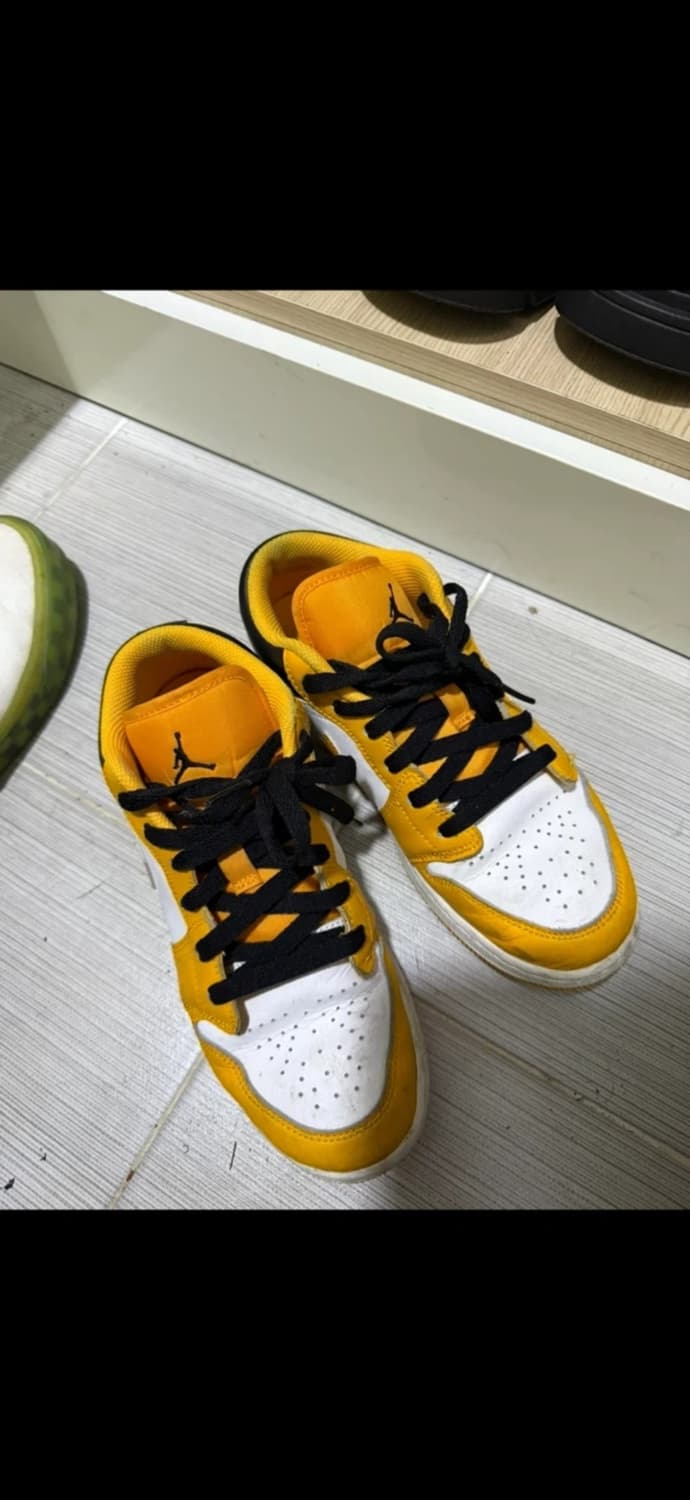 나이키 에어 조던 1 로우 옐로우 250mm 상품이미지3