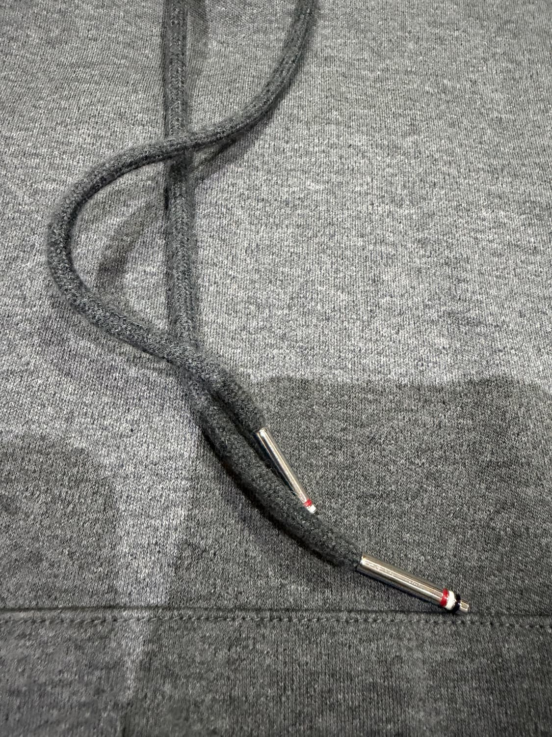 톰브라운 인터락스트라이프 후드티셔츠 상품이미지3