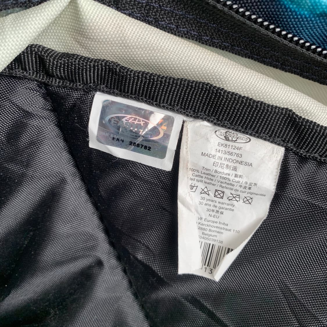 EASTPAK 이스트팩 와이오밍 가죽 배색 플라워 백팩 가방 상품이미지7