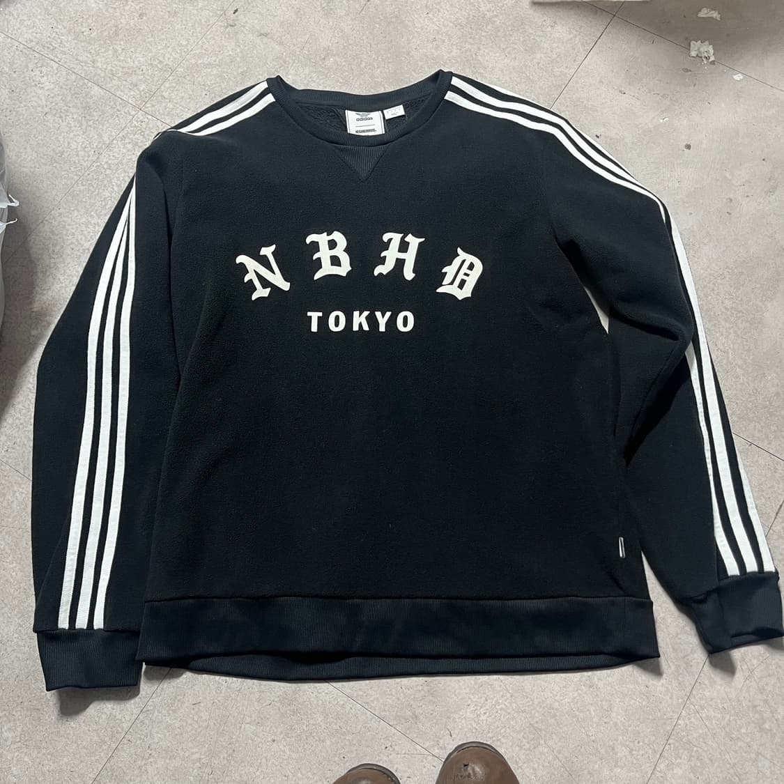 네이버후드 x 아디다스 블랙 후리스 맨투맨 상품이미지1