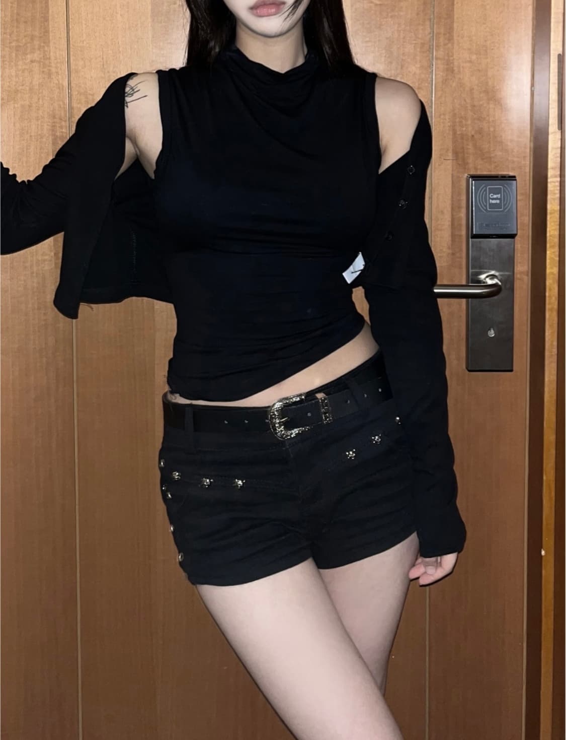 뉴아카이브스 black funky short pant 상품이미지3
