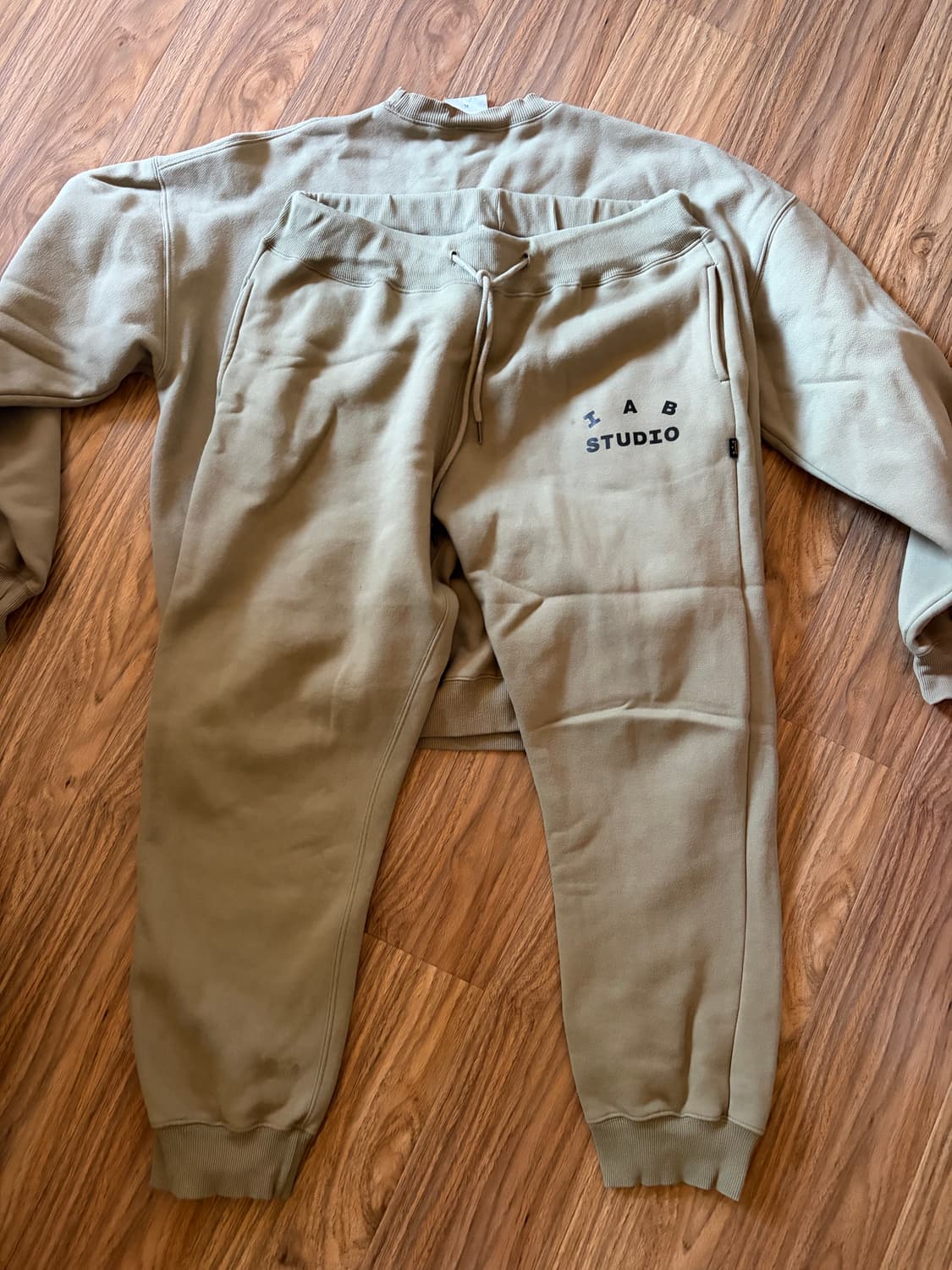 아이앱스튜디오 만추 올리브 셋업 상품이미지2