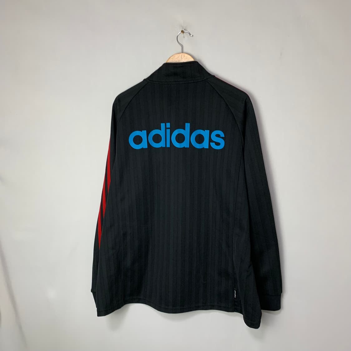 Jpn 아디다스 블랙/레드 삼선 트랙탑 져지 빈티지 상품이미지7