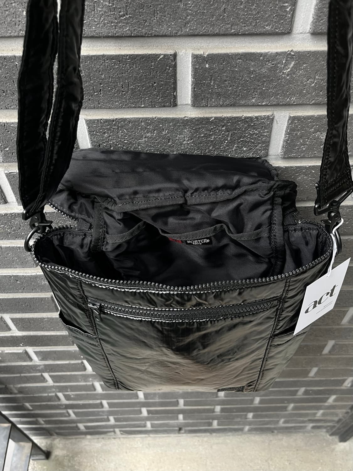 PORTER 포터 글로시 크로스백 블랙 상품이미지9