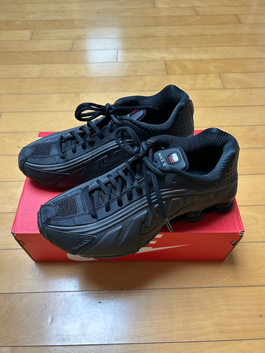 나이키 샥스 R4 255 상품이미지1