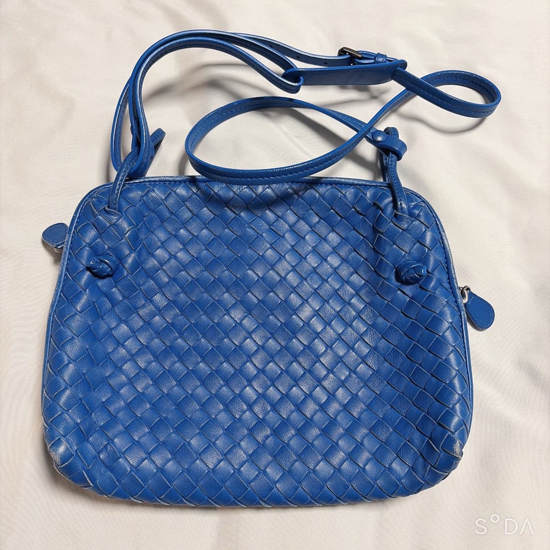 보테가베네타 블루 인트레치아토 크로스백 상품이미지1