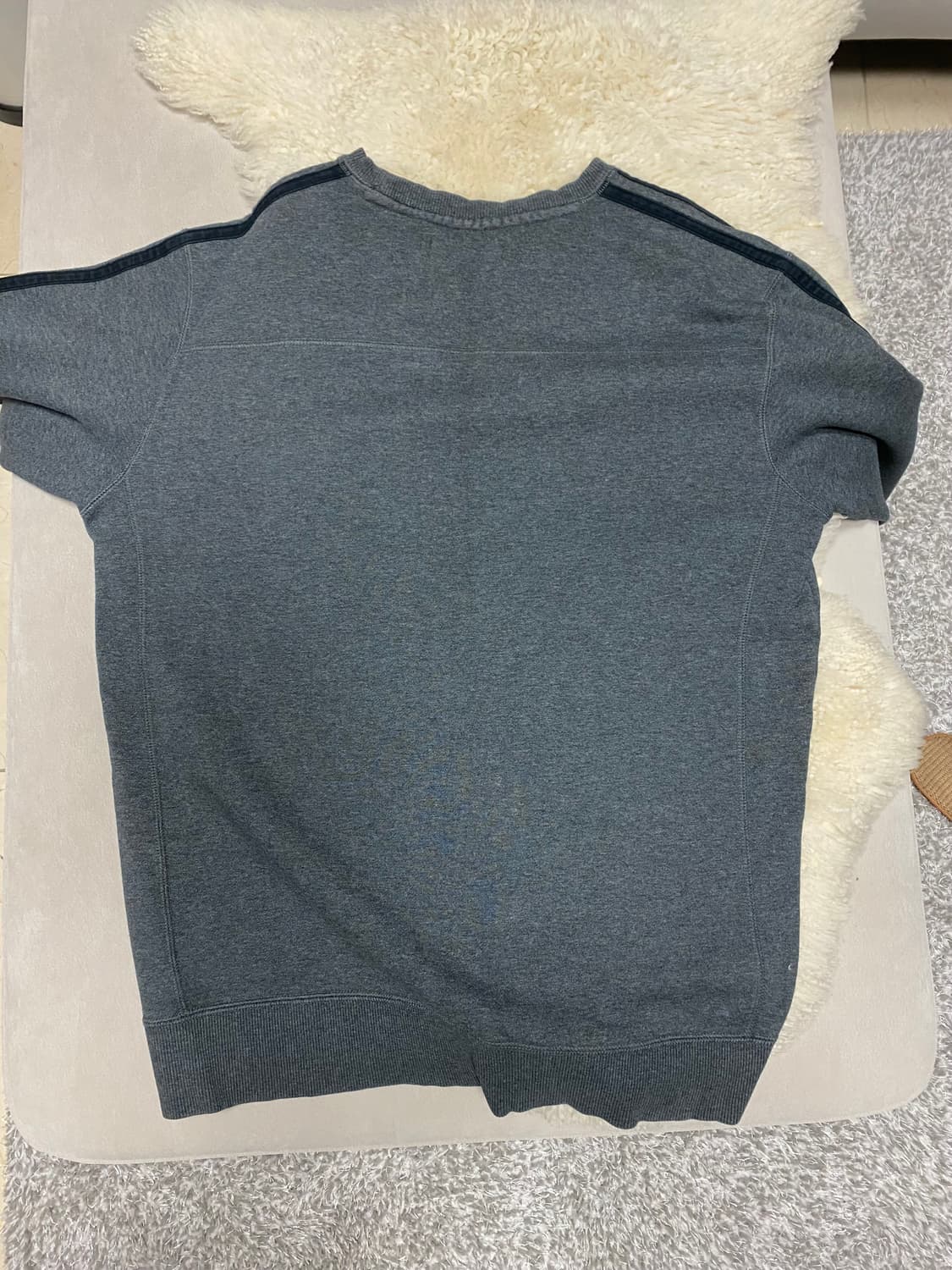 아디다스 맨투맨 롱슬리브 100, 105 두 개 만 원. 상품이미지5