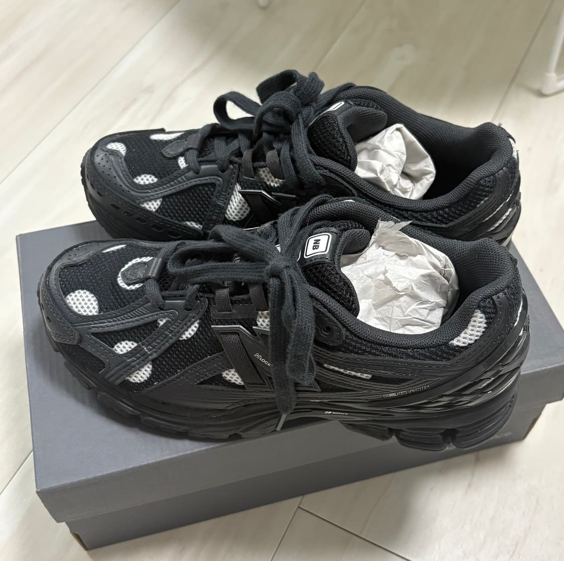 뉴발란스 1906R 폴카 닷 블랙 240 상품이미지2