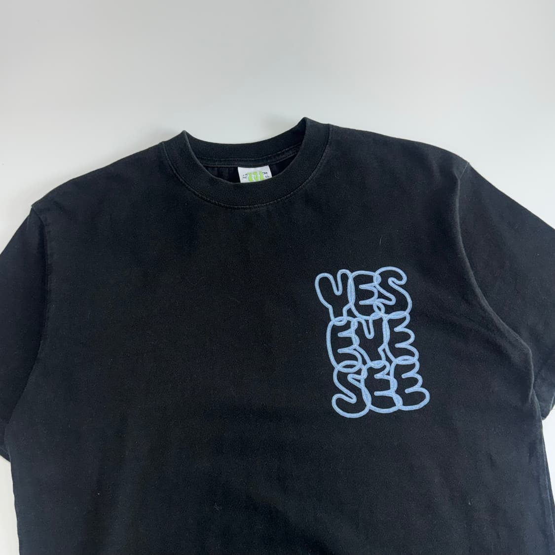 Yeseyesee 예스아이씨 백 로고 블랙 반팔  상품이미지4