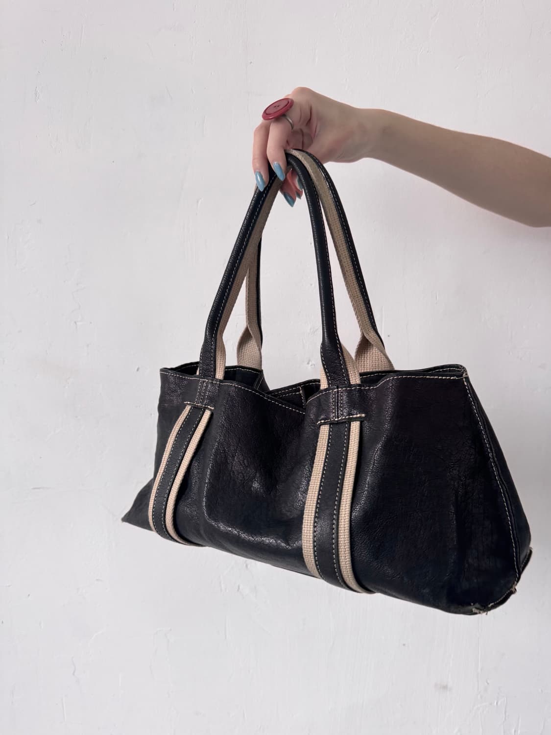 sporty line leather shoulder bag 상품이미지1
