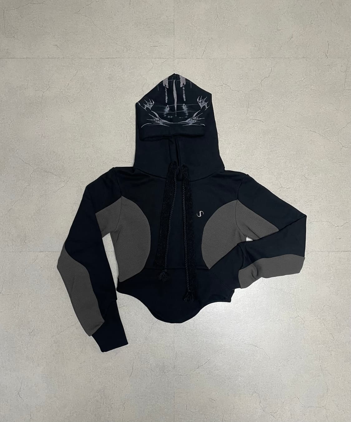 오호스 커브드 그래픽 후드티 [OJOS] 상품이미지3