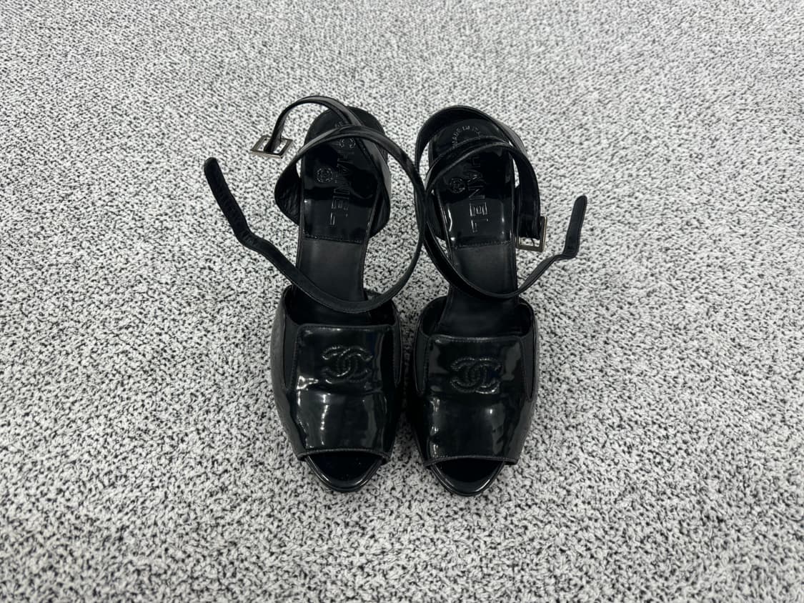 샤넬 코코마크 페이던트 샌들 상품이미지1