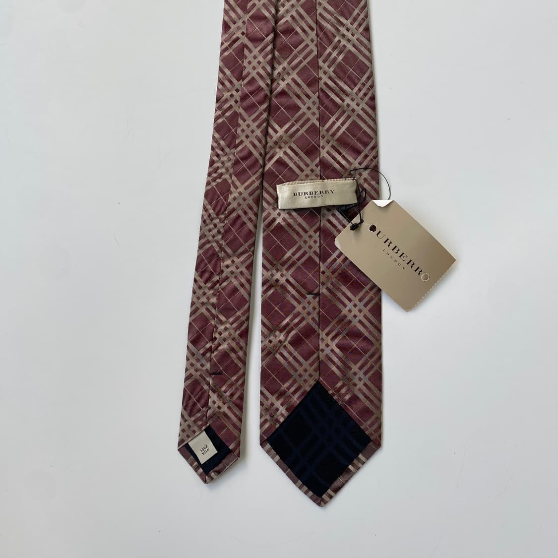 택달린 버버리 노바체크  명품 정품 넥타이 (Burberry)8.4cm 상품이미지2