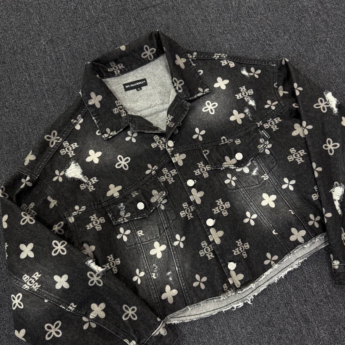 써저리 모노그램 클로버 트러커 데님 자켓 상품이미지2