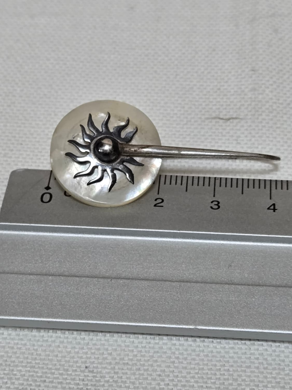 남미 빈티지 실버 × 자개 선(Sun) 모티브 드롭 이어링 상품이미지5