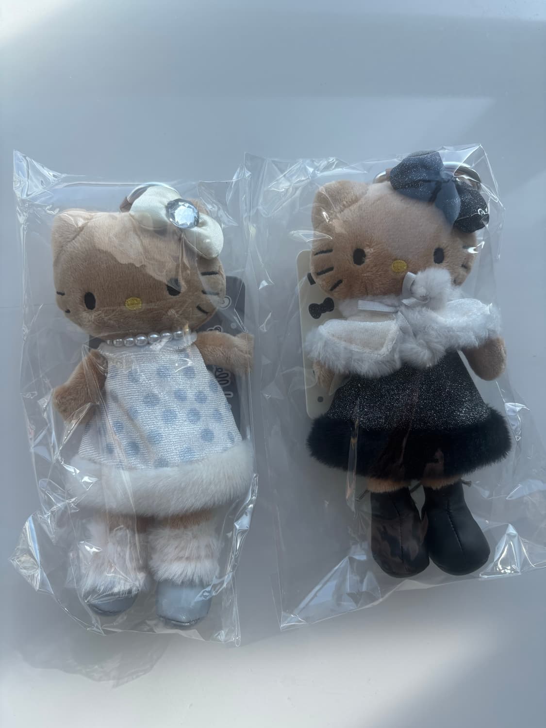 태닝키티 롱다리 스타일업 마스코트 키링 2종 상품이미지1