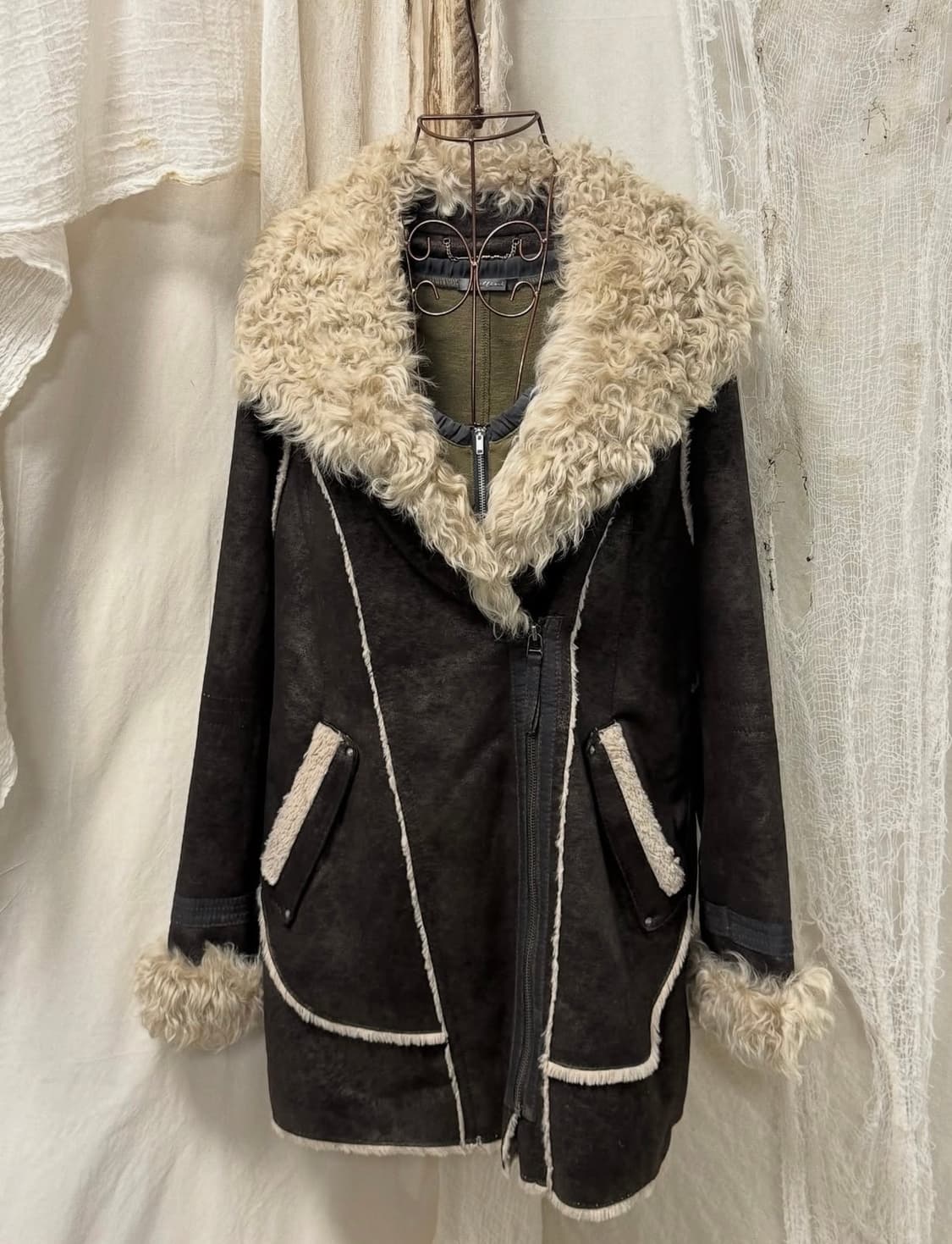 Fur-Lined Shearling Jacket Set 상품이미지2