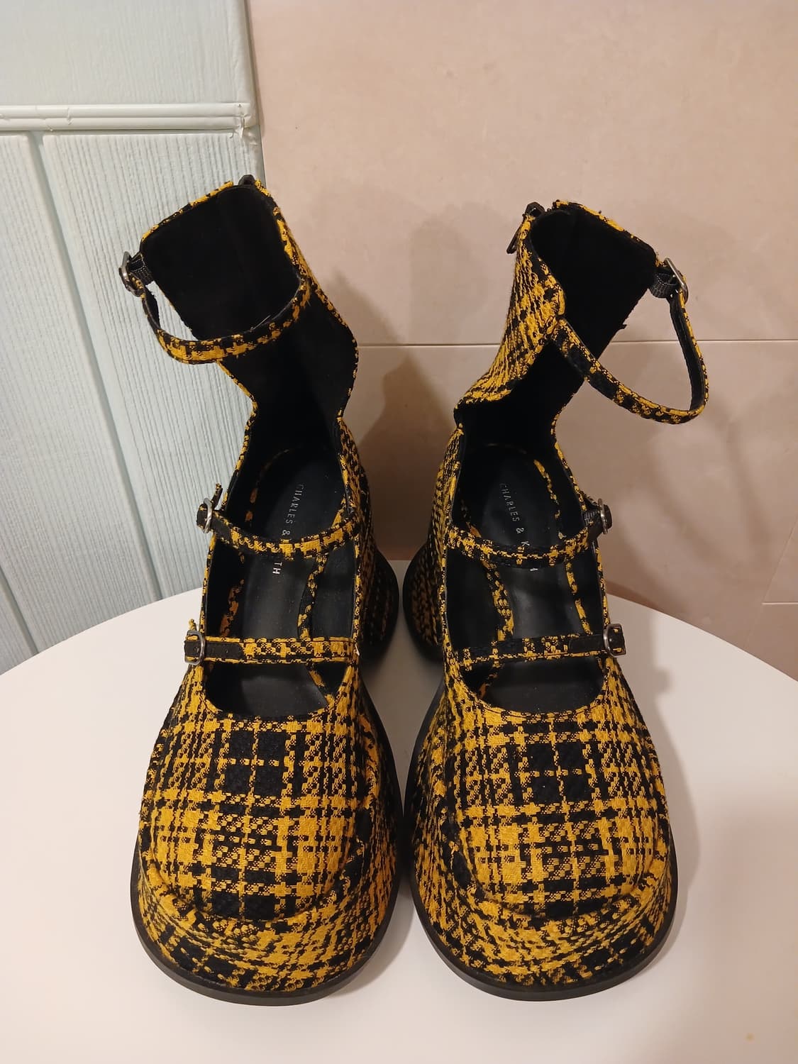 찰스앤키스 정품 여성 플랫폼 슈즈 35 사이즈 (뒷면 높이 22) 상품이미지1