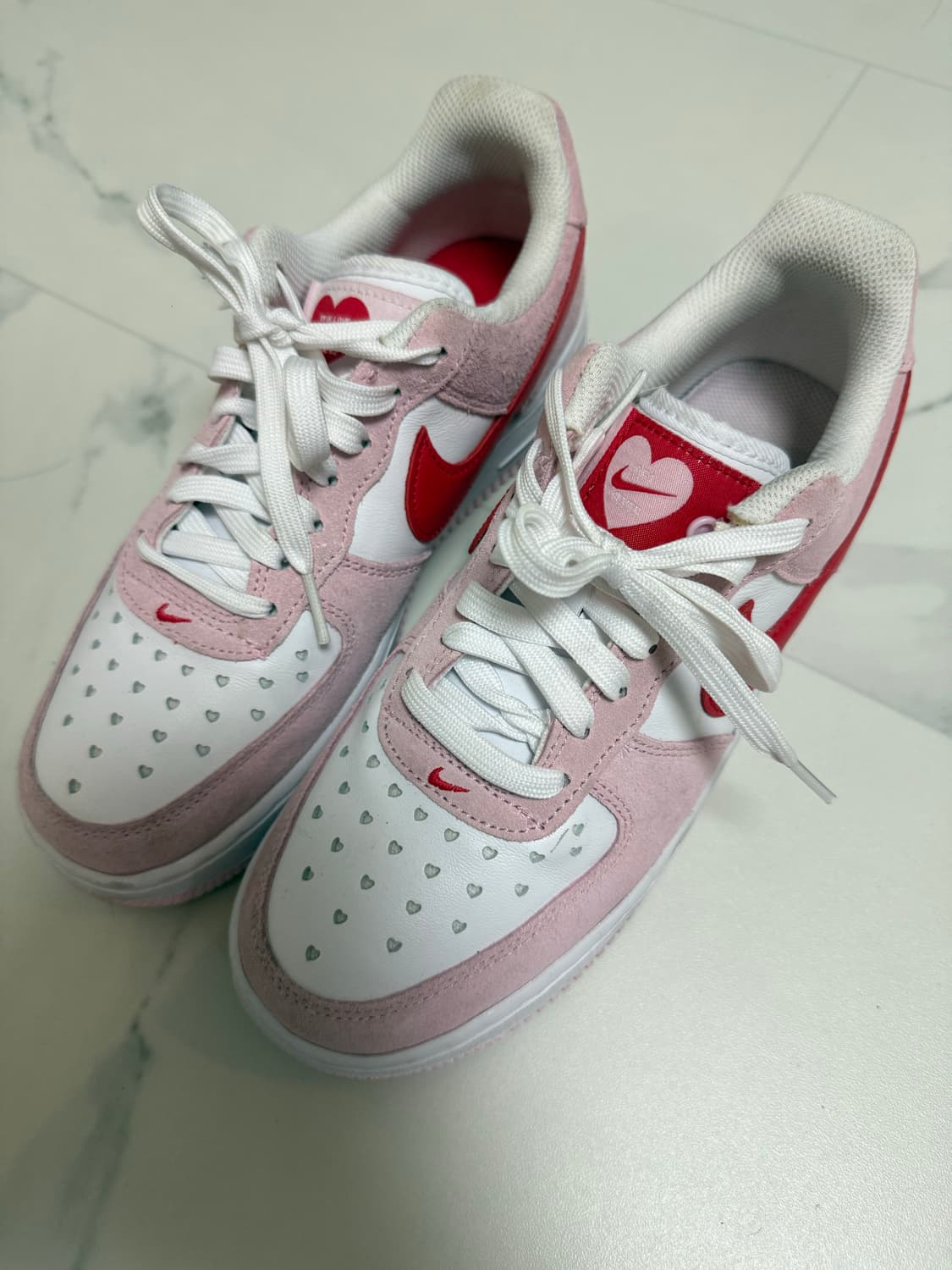 지디 나이키 에어포스1로우 발렌타인데이 240mm 상품이미지1