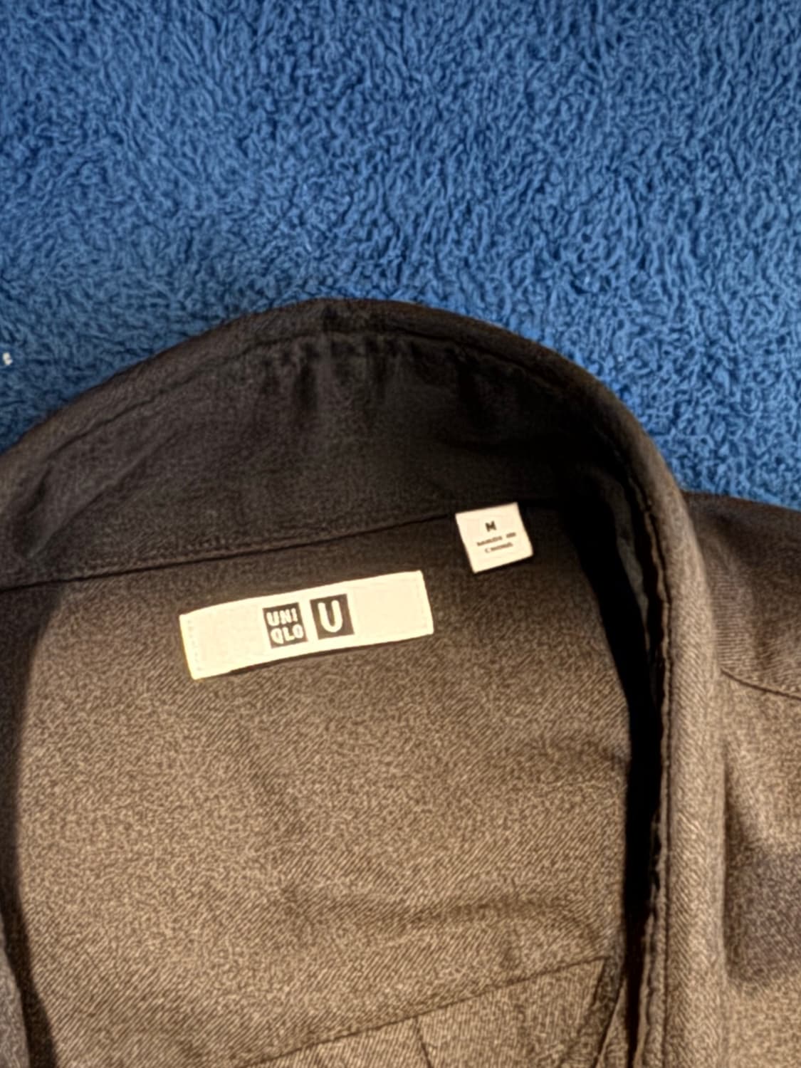 유니클로 U 블랙셔츠 상품이미지3