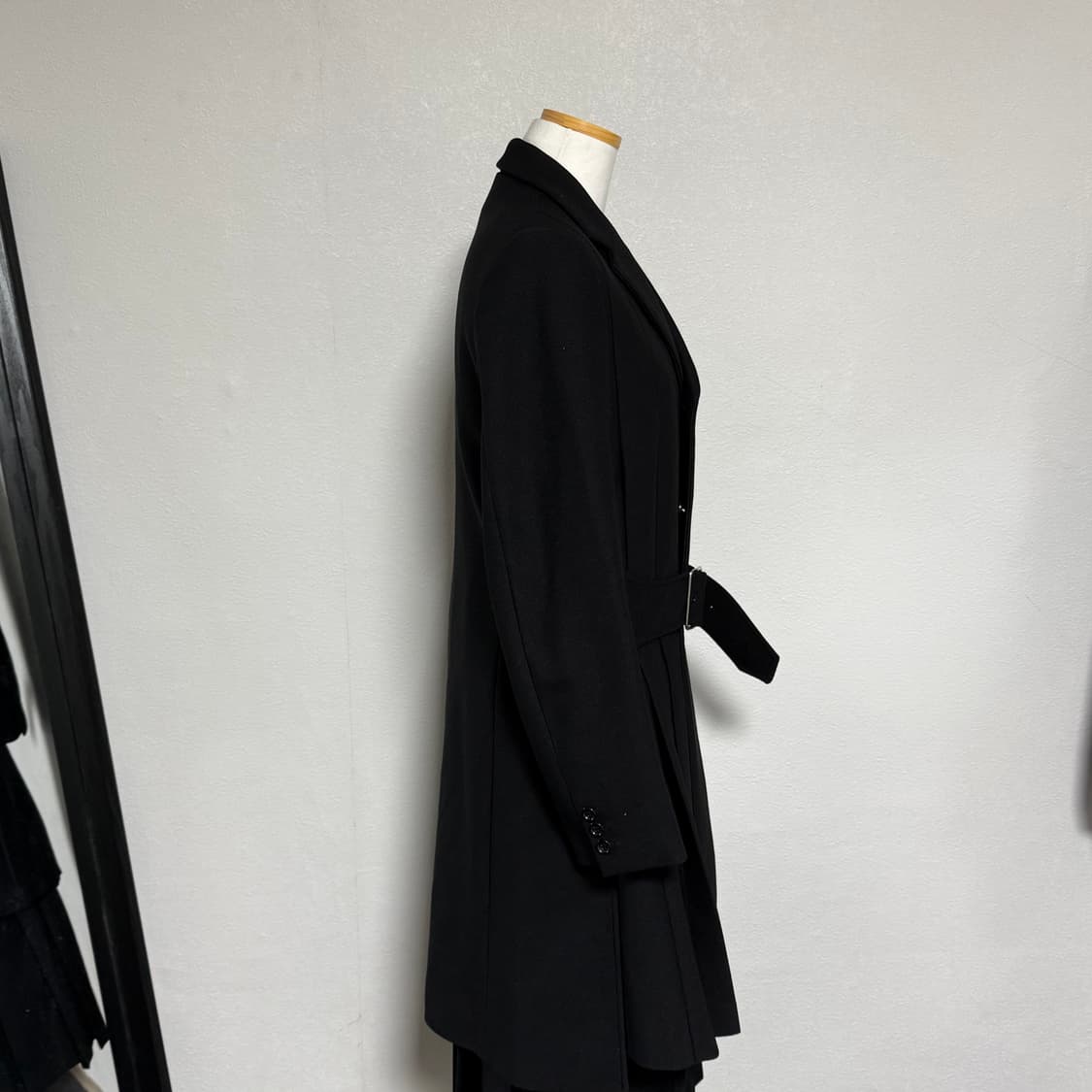 21aw 꼼데가르송 꼼데가르송 플리츠 벨티드 롱자켓 s 상품이미지3