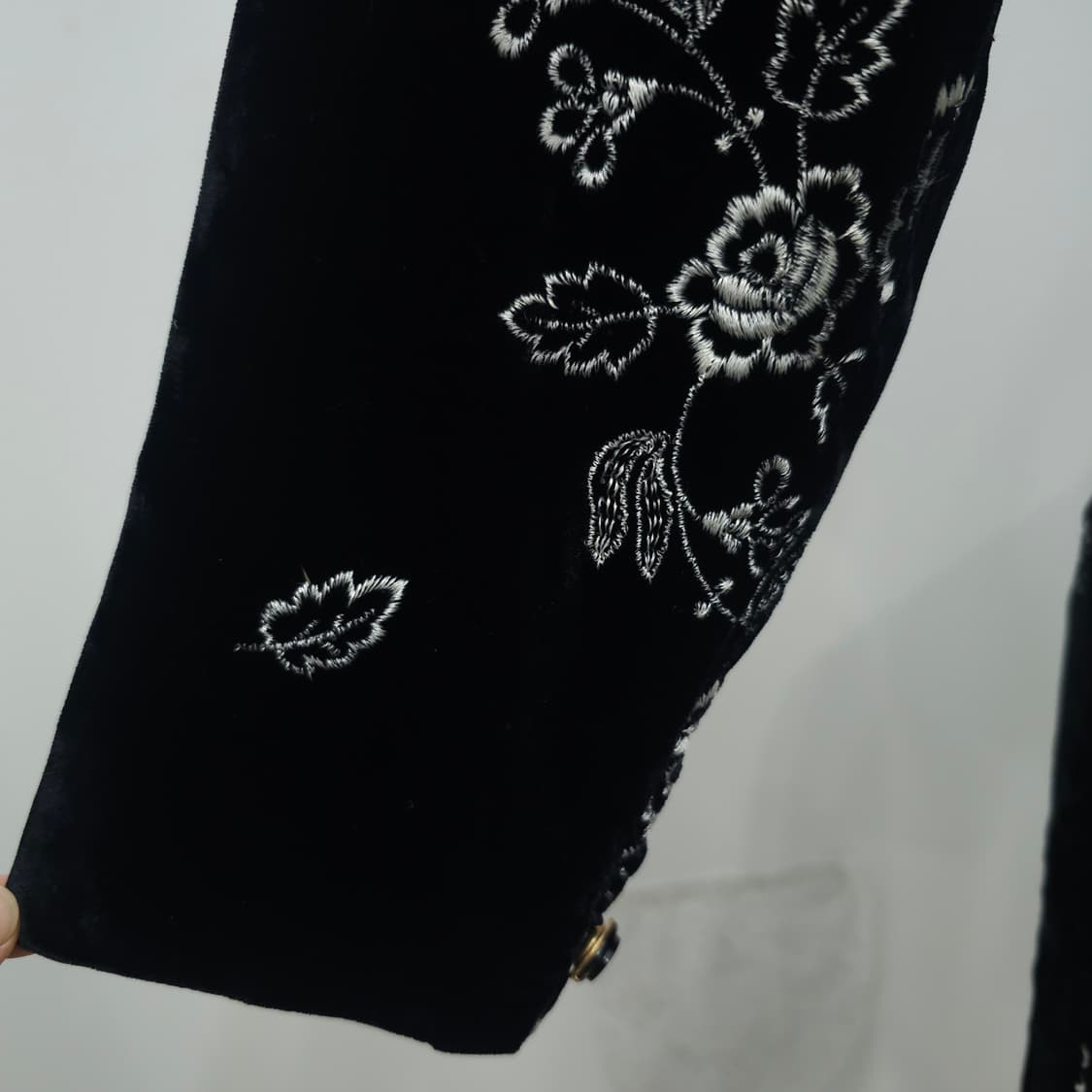 블랙 벨벳 화이트 플라워 자수 원피스 상품이미지7